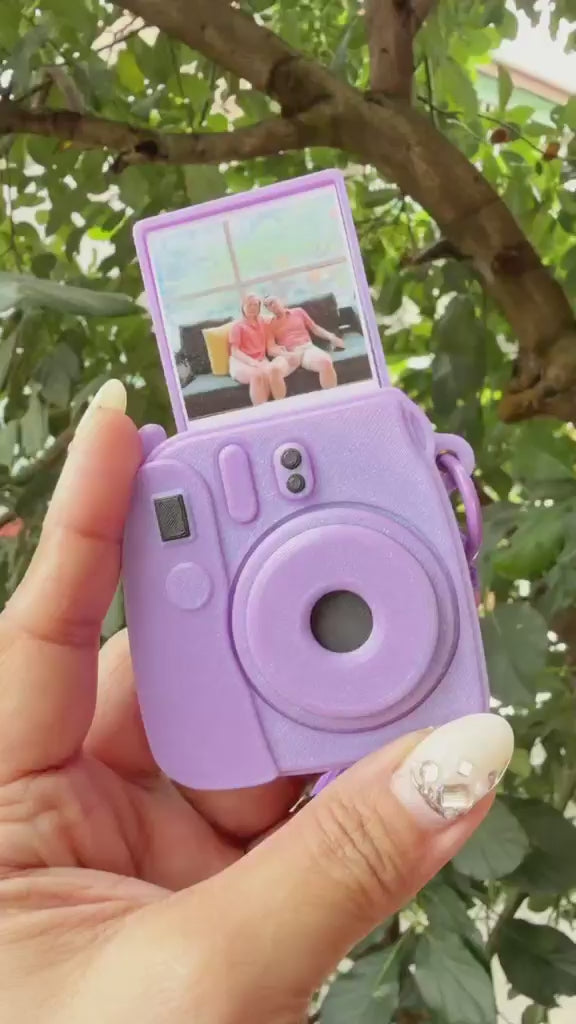 Polaroid-Inspired Photo Camera Keychain (RETAIL)